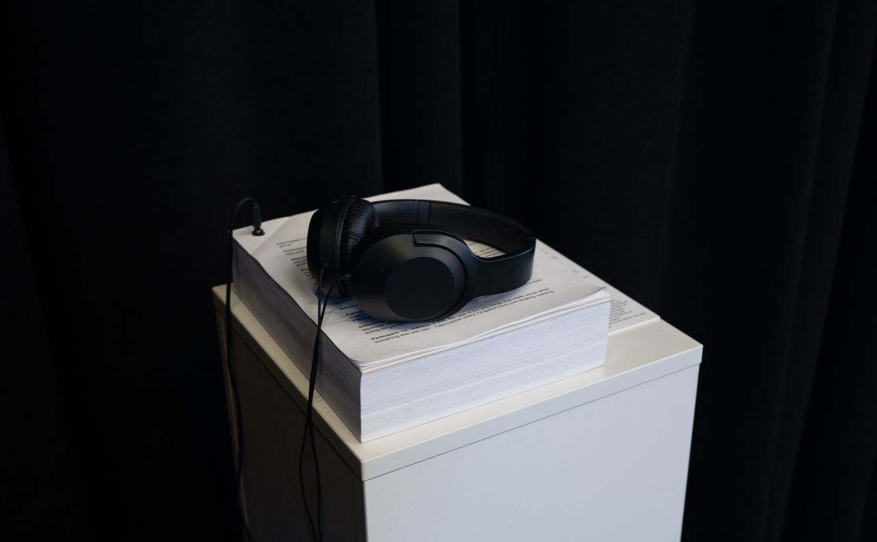 Box of notes and headphones — Notes to Notes — image 2